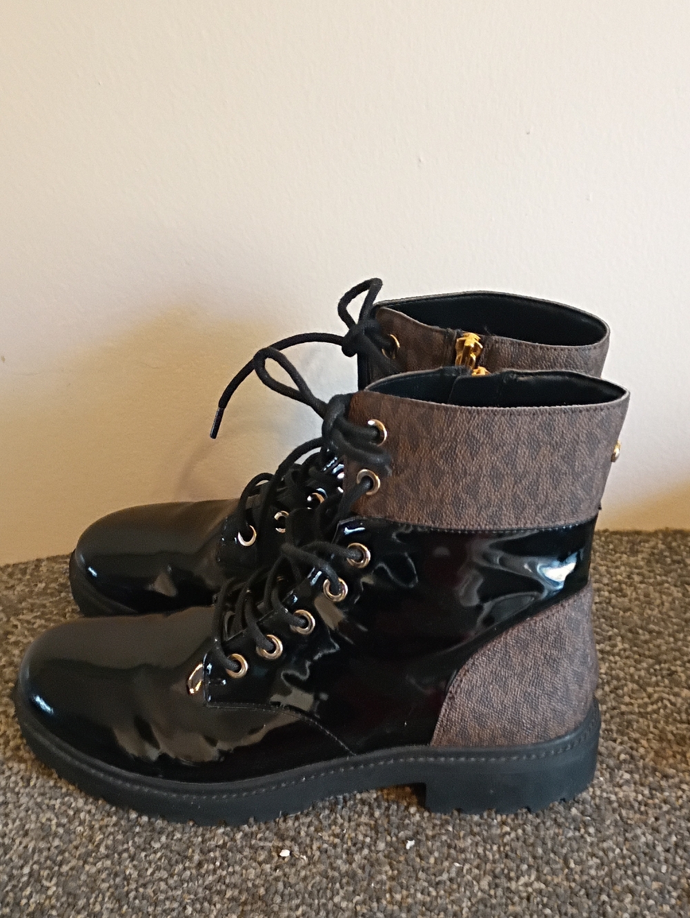 Michael Kors Women's Black Patent Lace-Up Ankle Combat Boots Size 8.5